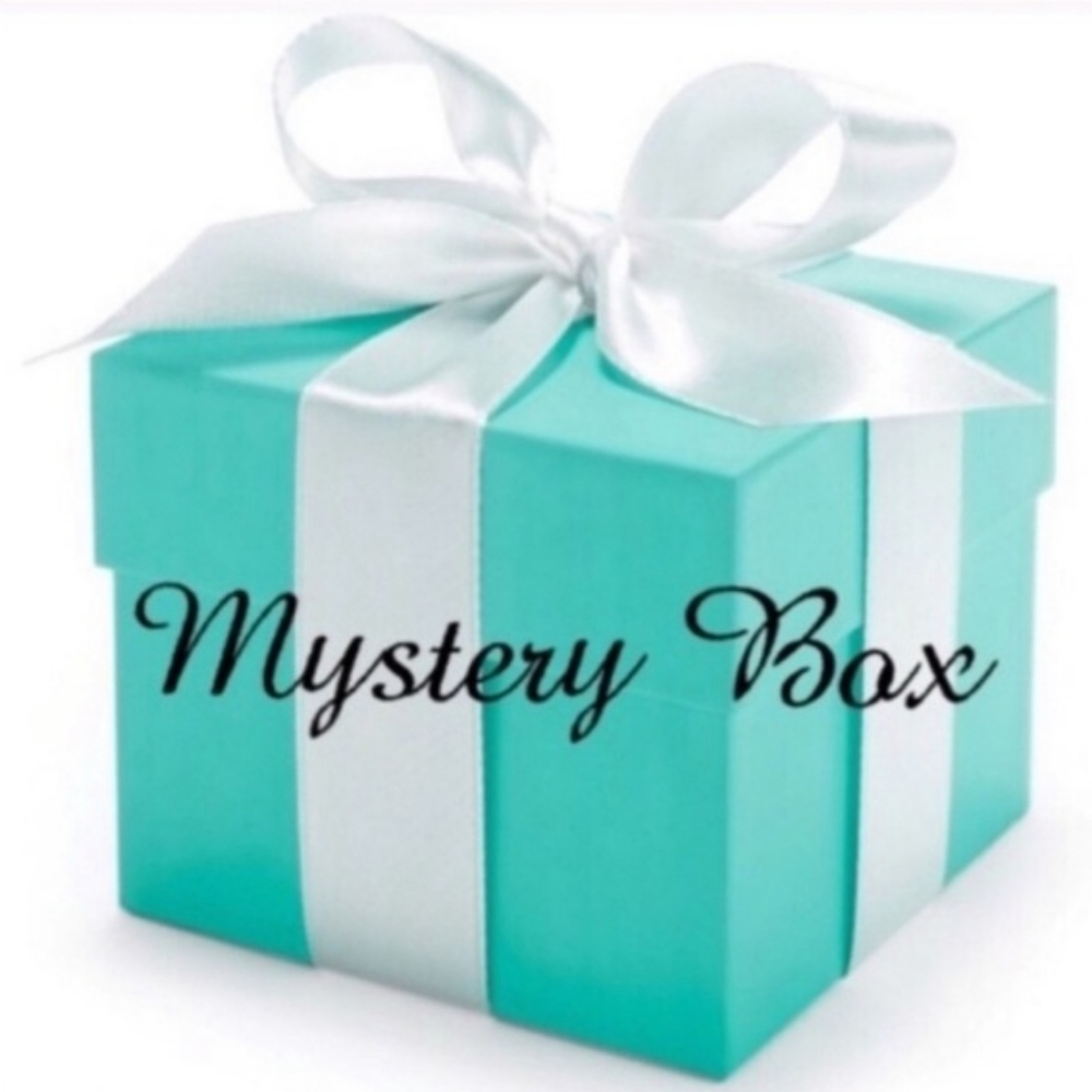 5 Items - Clothing Mystery Box 📦